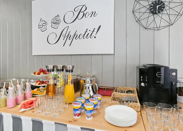 Przyjaciol 13 住宿加早餐酒店 梅尔诺